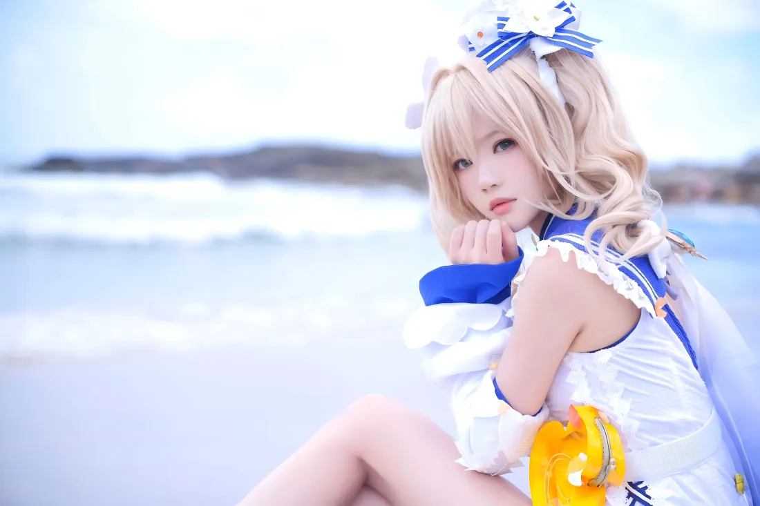 9k原神角色壁纸｜海边背景图片 - 蓝白水手服美女「哲风壁纸」