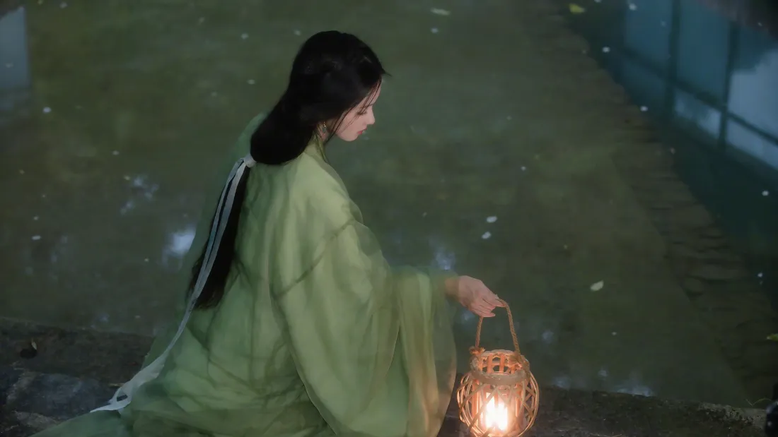 2k陈都灵壁纸｜古风背景图片 - 绿衣灯笼「哲风壁纸」