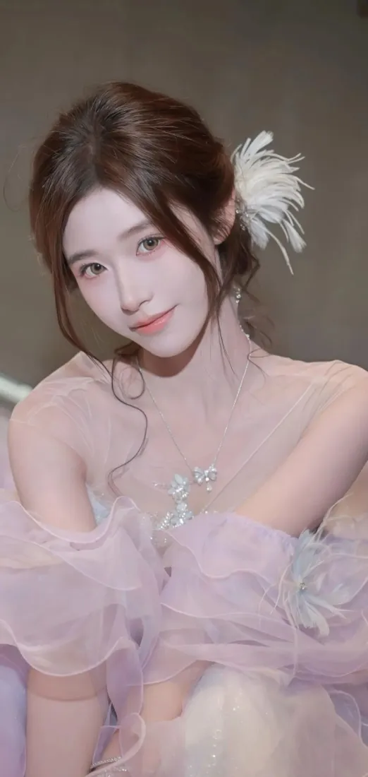 淡紫裙美女手机壁纸｜Ios背景图片 - 羽毛发饰「哲风壁纸」