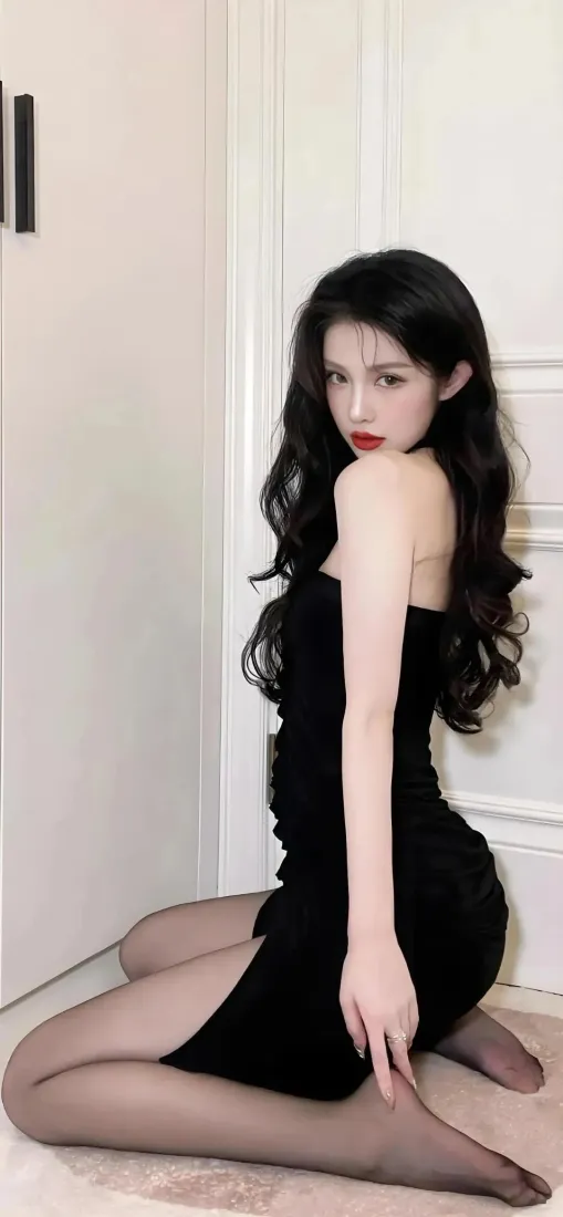 黑衣美女手机壁纸｜室内背景图片 - 黑丝迷人「哲风壁纸」