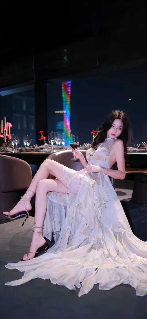 长裙美女手机壁纸｜城市夜景背景图片 - 礼服「哲风壁纸」