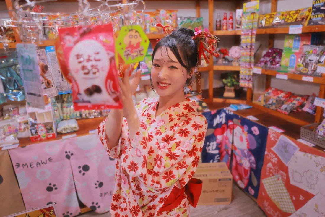 和服美女手机壁纸｜日式杂货铺背景 - 花饰和服购物「哲风壁纸」