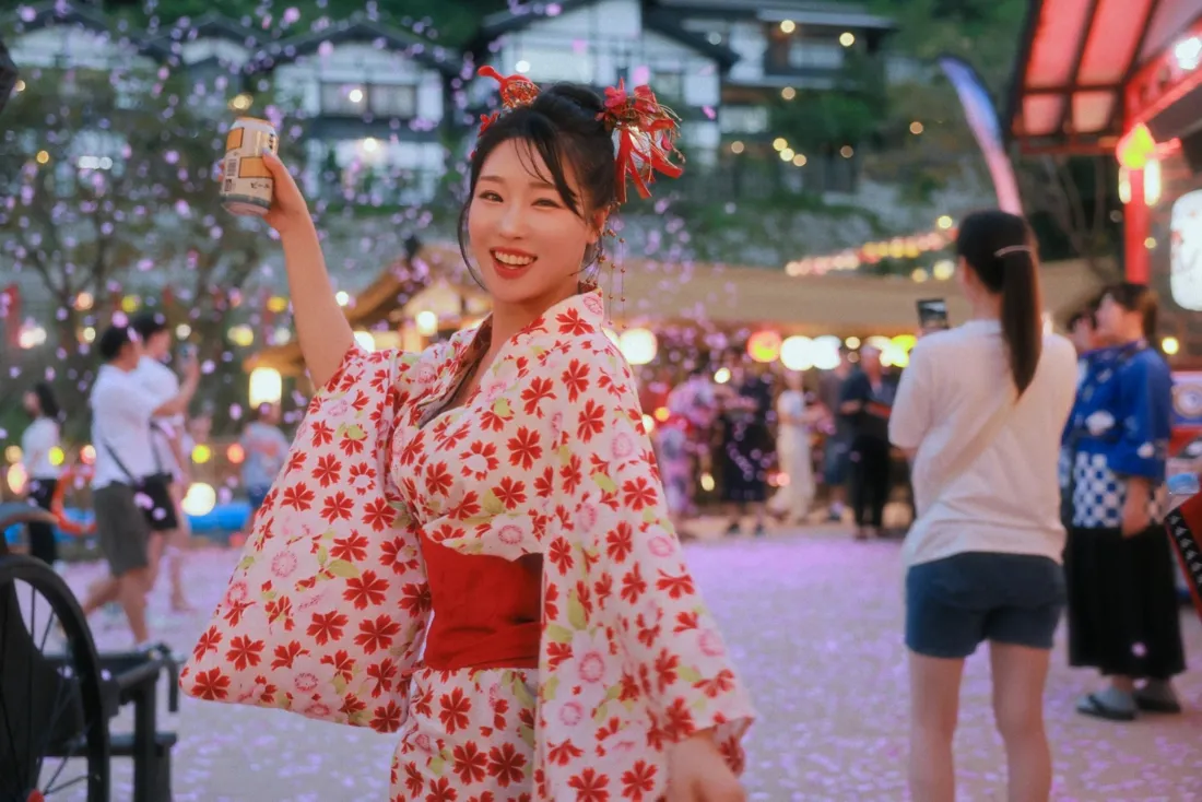 和服美女手机壁纸｜日式街道夜景背景 - 写真「哲风壁纸」