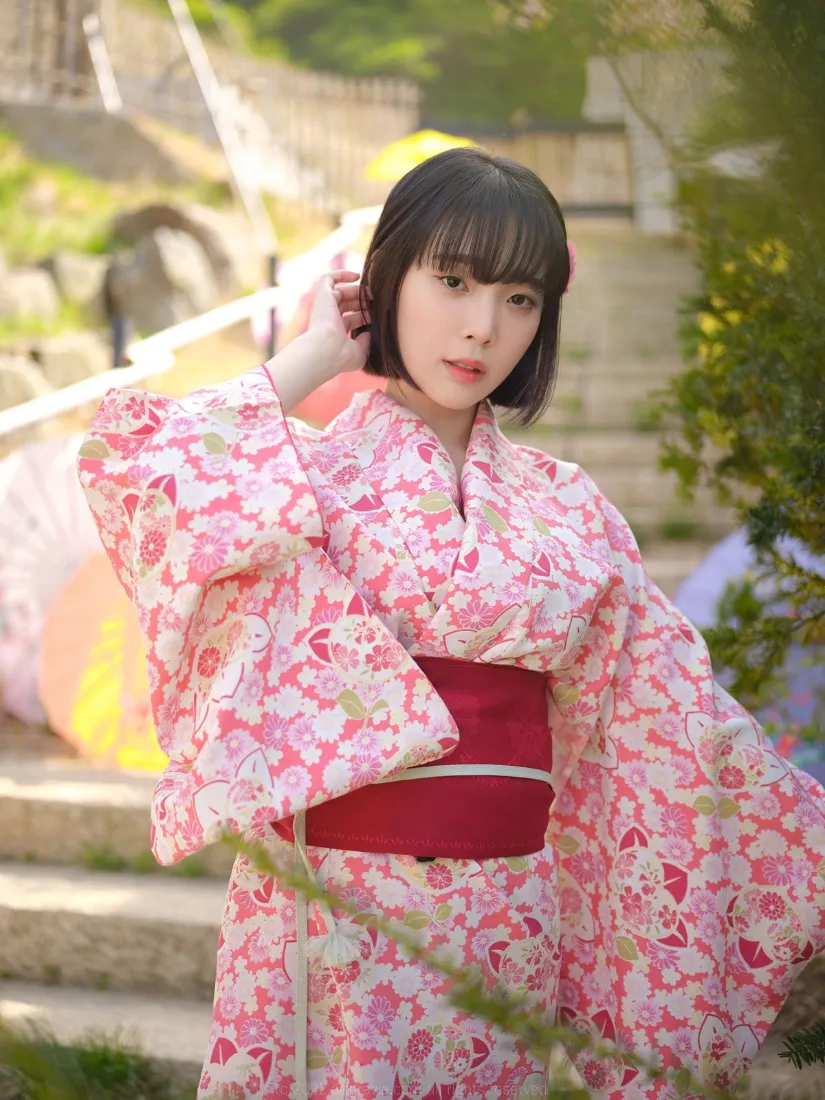 和服少女手机壁纸｜户外写真背景 - 樱花和服红腰带「哲风壁纸」