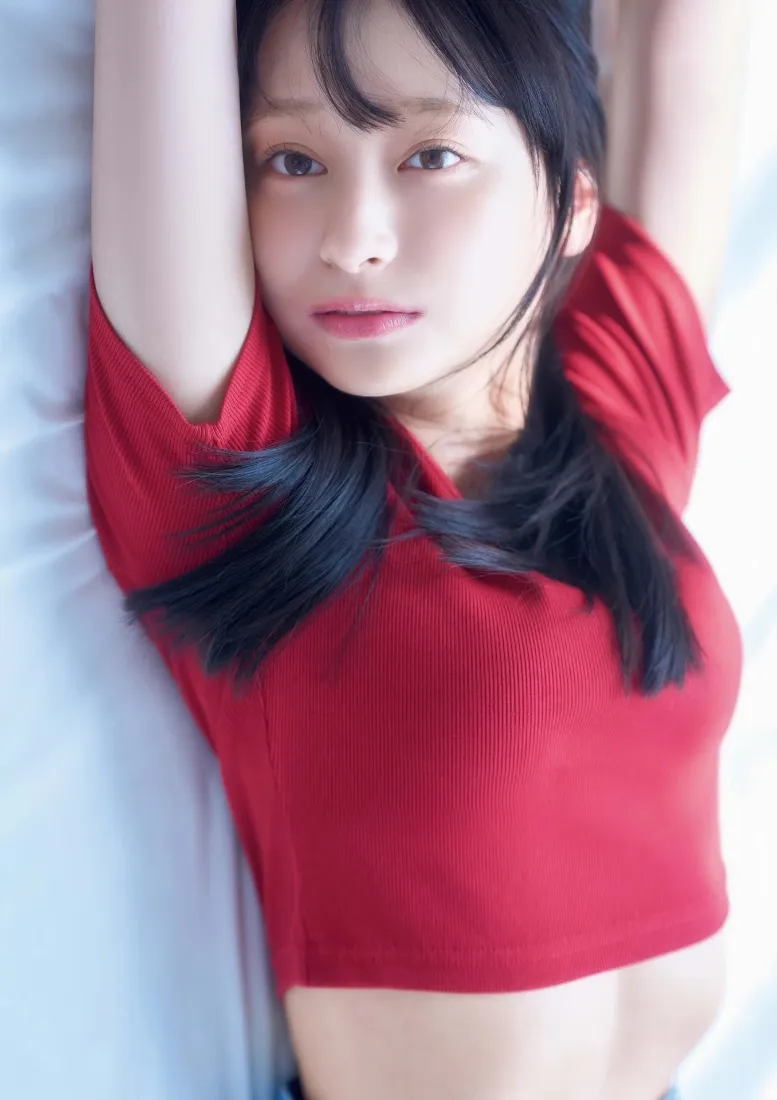 红衣美女手机壁纸｜白色背景图片 - 居家生活「哲风壁纸」