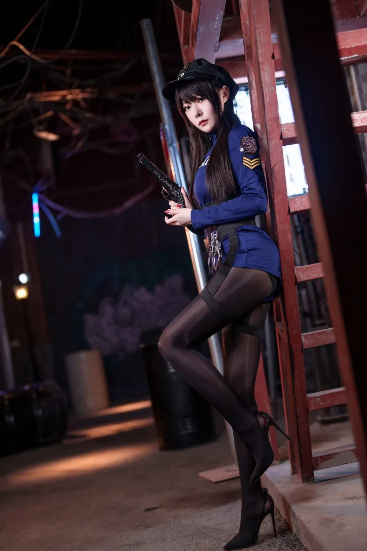 女警手机壁纸｜工业区背景图片 - 制服黑丝夜景「哲风壁纸」