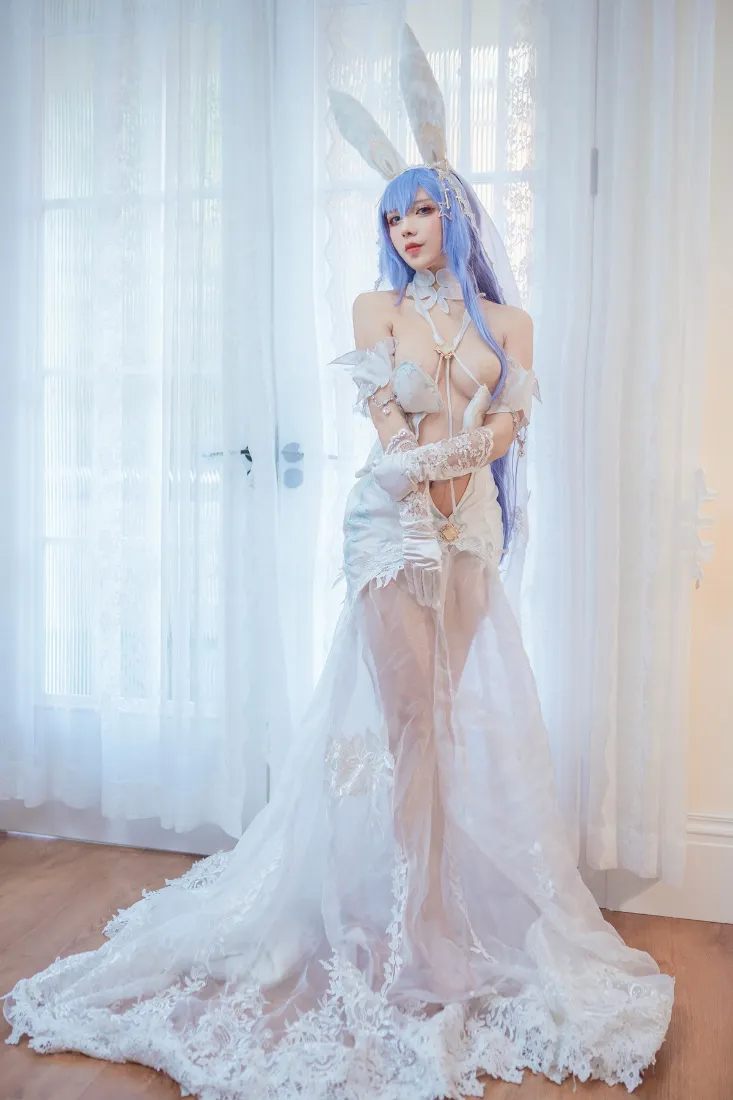 蓝发兔耳角色手机壁纸｜白色礼服背景图片 - cosplay写真「哲风壁纸」