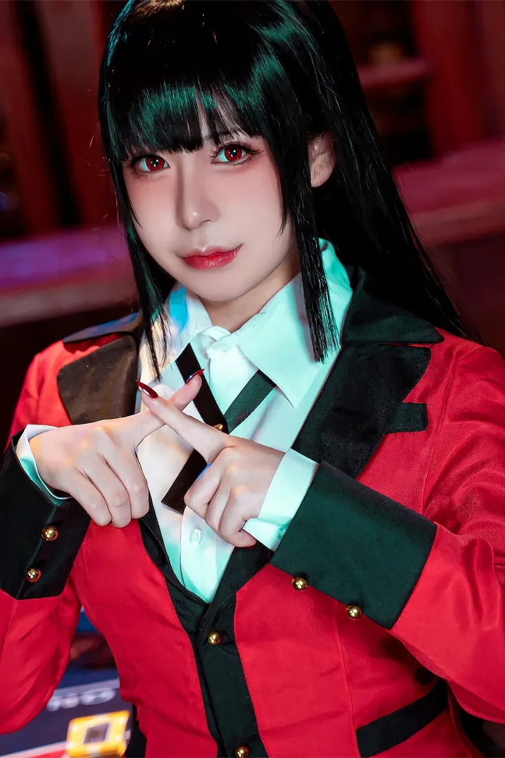 蛇喰梦子手机壁纸｜吧台背景图片 - 红色制服「哲风壁纸」