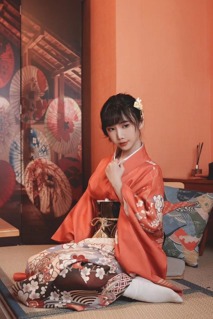 和服美女手机壁纸｜日式背景图 - 红色花纹和服「哲风壁纸」