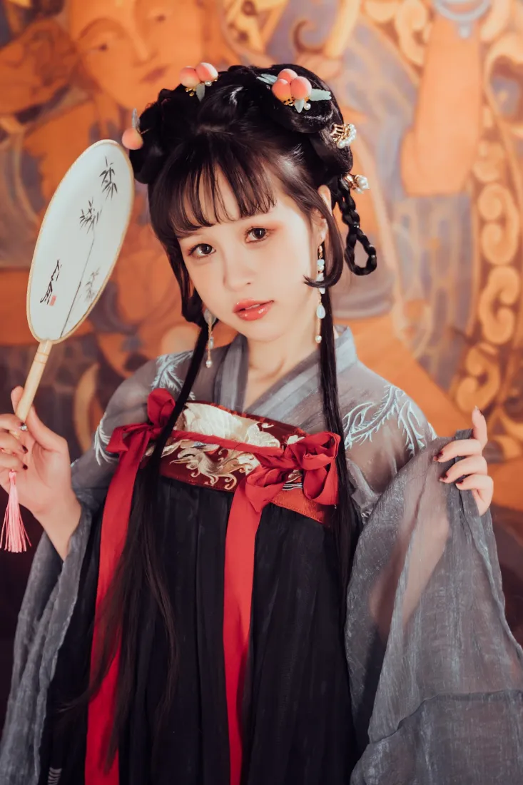 古风美女手机壁纸｜古风背景图片 - 汉服团扇「哲风壁纸」