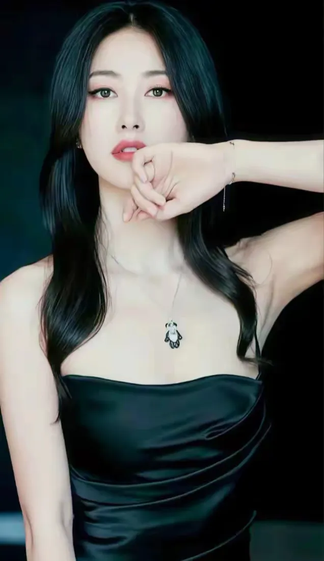 黑裙美女手机壁纸｜黑色抹胸裙背景图片 - 性感迷人「哲风壁纸」