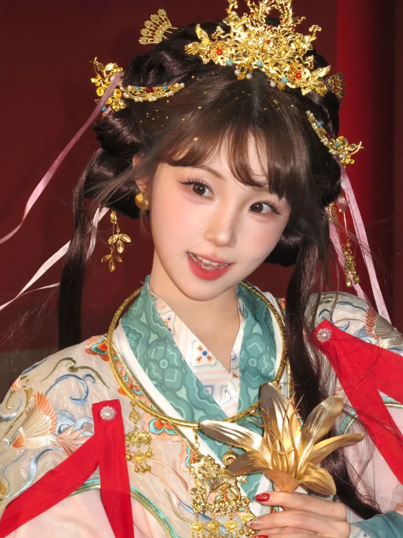 白昼小熊手机壁纸｜古风背景图片 - 汉服古装造型「哲风壁纸」