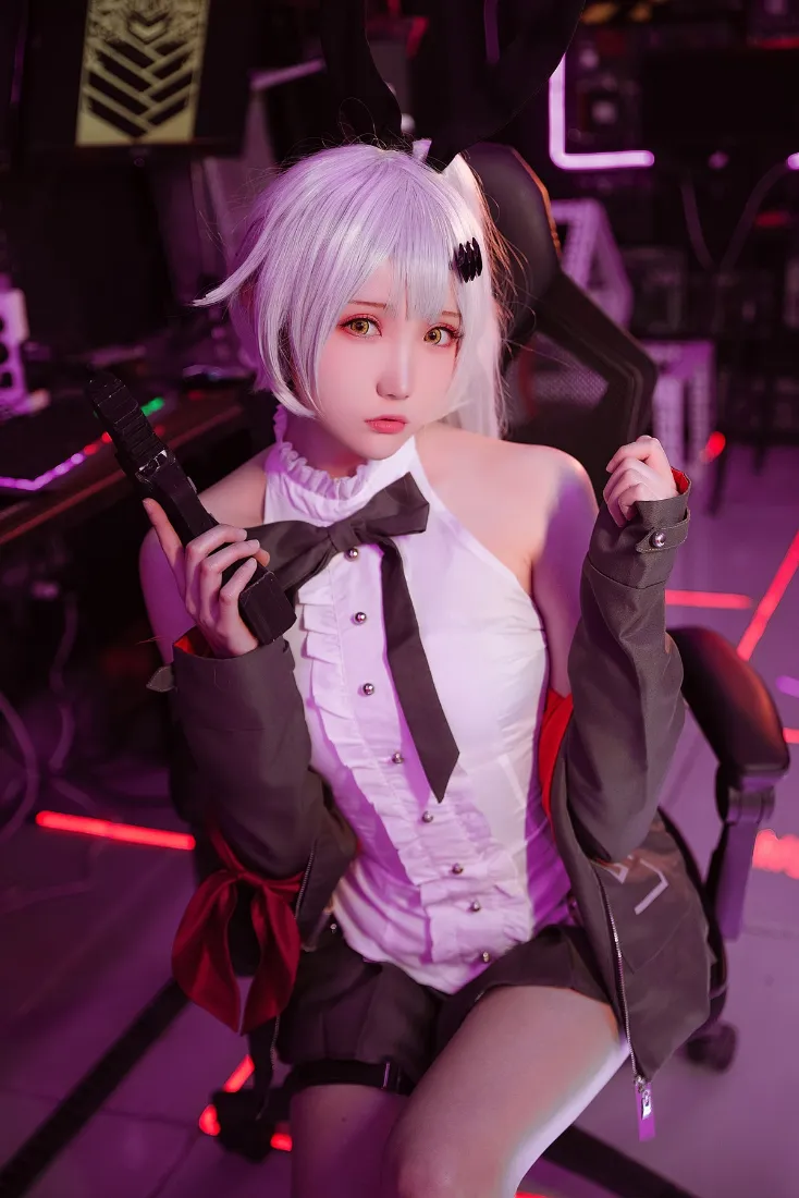白发女警cos手机壁纸｜科技背景图片 - 角色扮演「哲风壁纸」