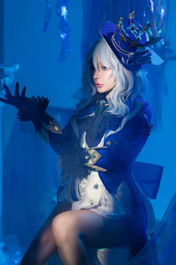 cosplay角色手机壁纸｜蓝色背景图片 - 暗调「哲风壁纸」