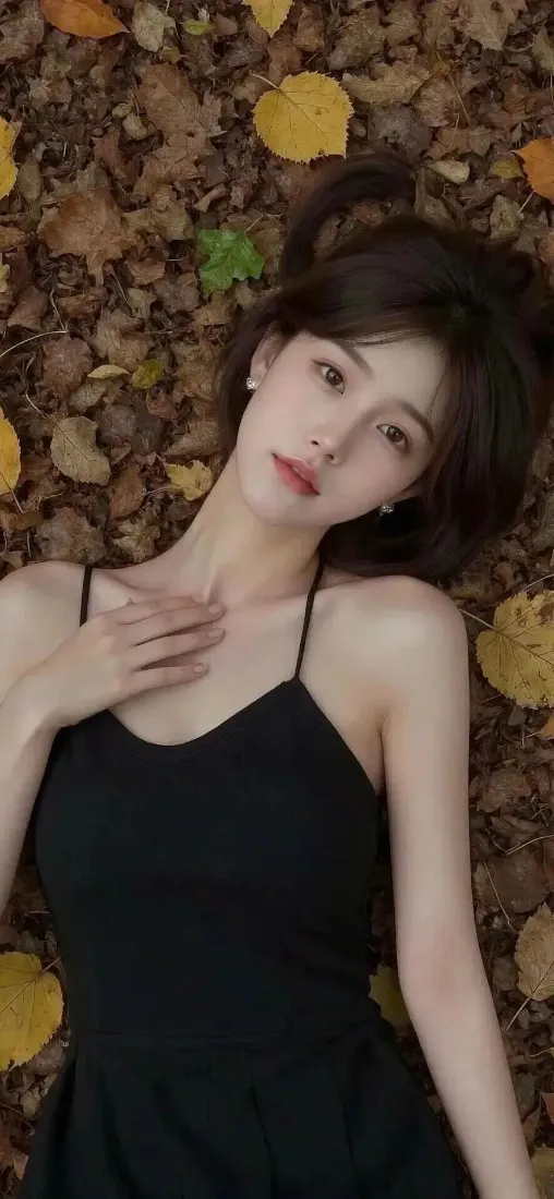 吊带美女手机壁纸｜秋日落叶背景图片 - Ios「哲风壁纸」