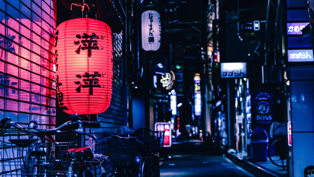 4k日式小巷壁纸｜霓虹背景图片 - 午夜静谧街景「哲风壁纸」