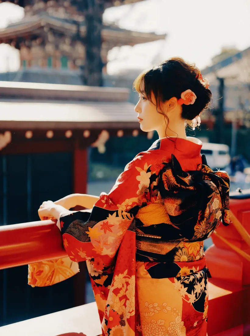 和服少女手机壁纸｜日式街景背景图片 - 复古暖调「哲风壁纸」