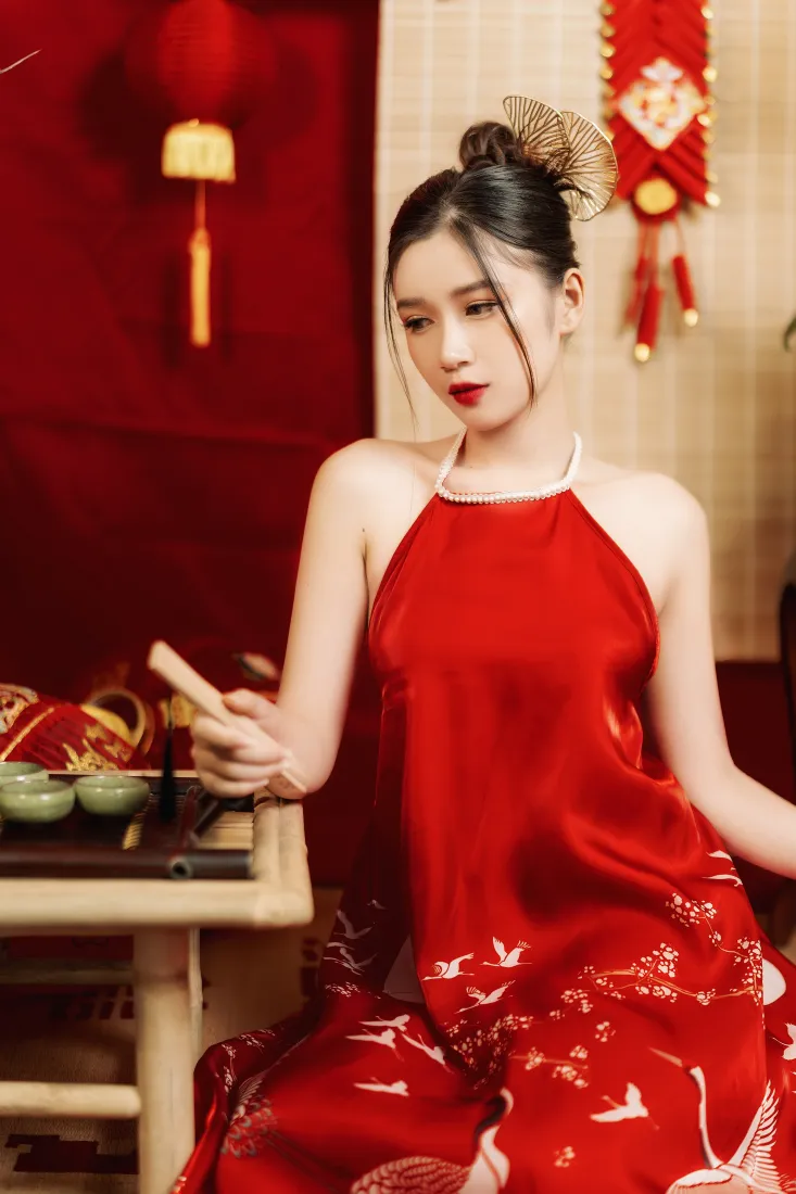 红衣美女手机壁纸｜红色背景图片 - 新年国风「哲风壁纸」