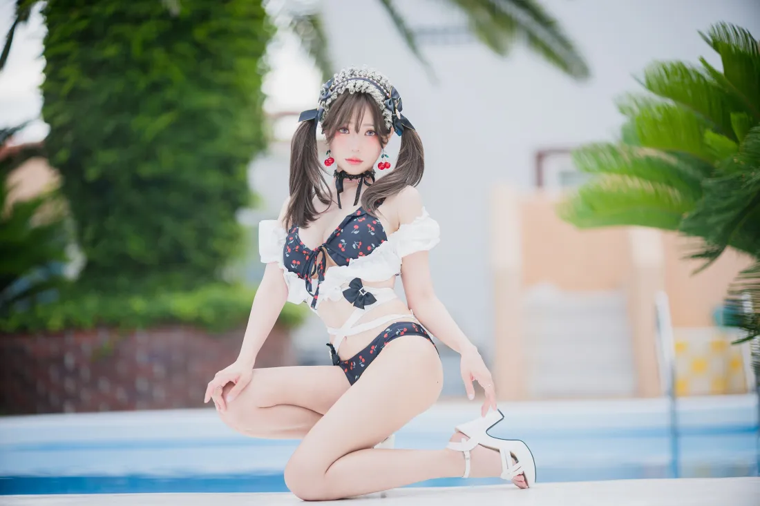 2k女仆cos壁纸｜泳池背景图片 - 双马尾少女「哲风壁纸」