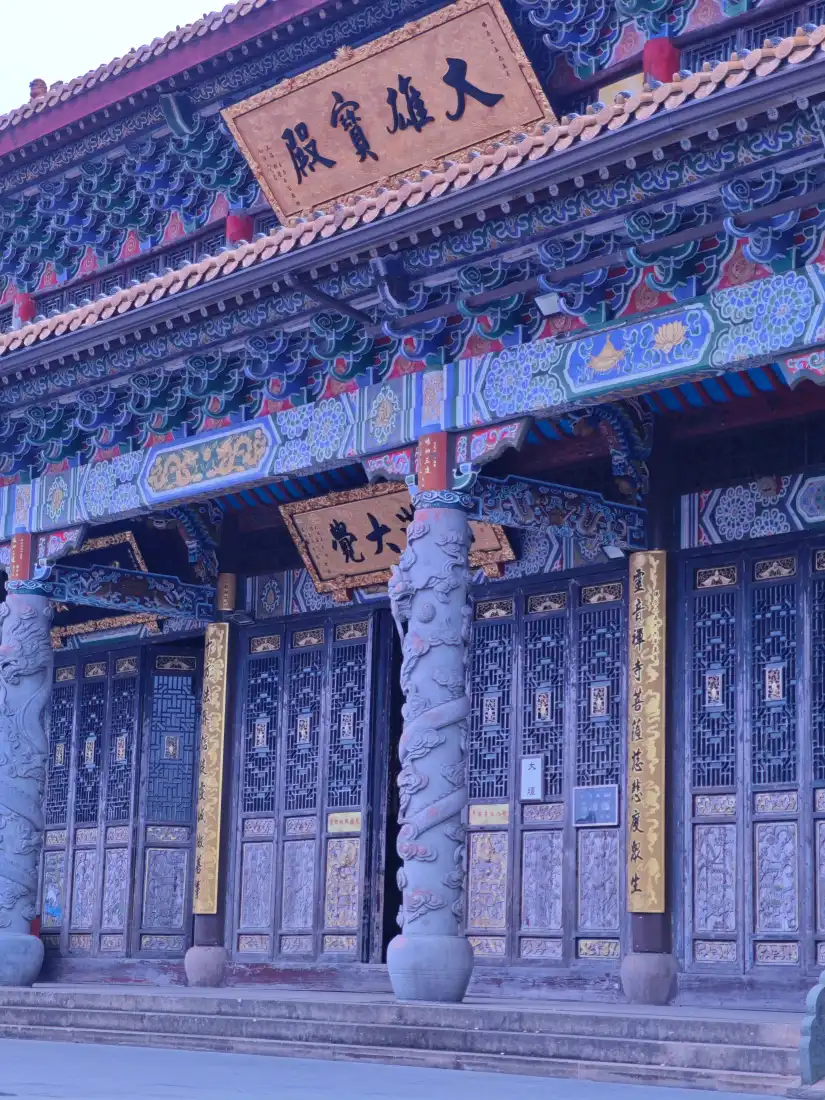 大雄宝殿手机壁纸｜寺庙古建背景图片 - 佛教文化「哲风壁纸」