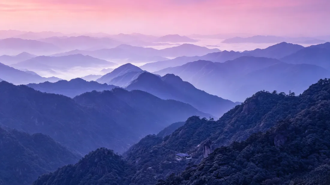 3k连绵山峦壁纸｜晨雾粉霞远山背景图片 - 治愈自然风景「哲风壁纸」