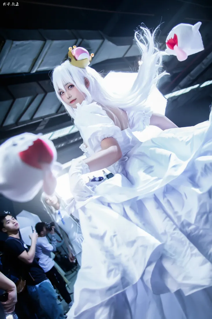 幽灵姬手机壁纸｜蜜汁猫裘cosplay背景图片 - 白丝二次元少女「哲风壁纸」