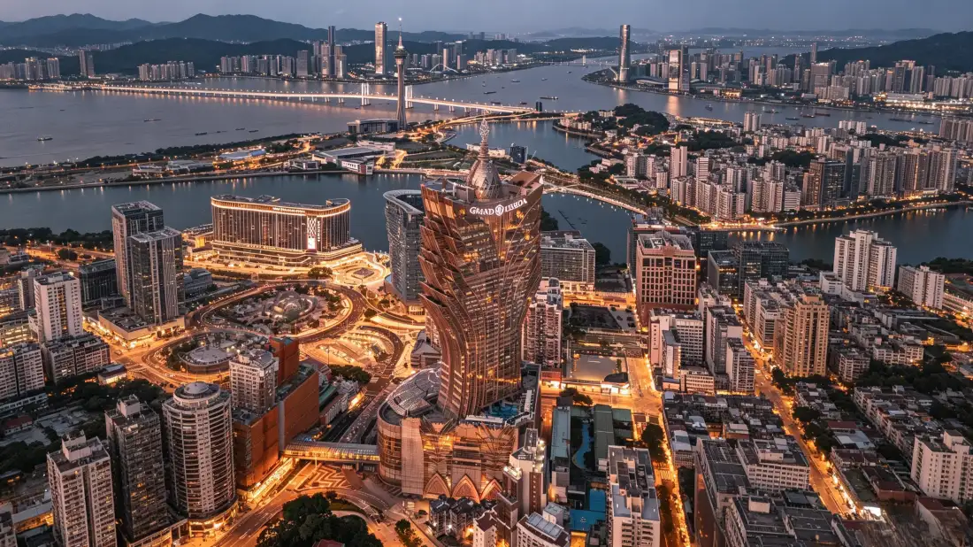 3k澳门新葡京夜景壁纸｜都市江景背景图片 - 繁华都市风光「哲风壁纸」