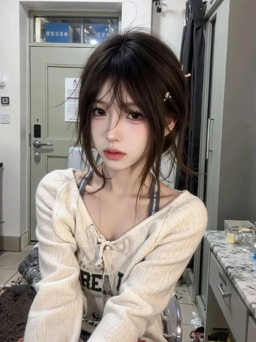 甜美纯欲美女手机壁纸｜居家室内背景图片 - 氛围感休闲穿搭「哲风壁纸」
