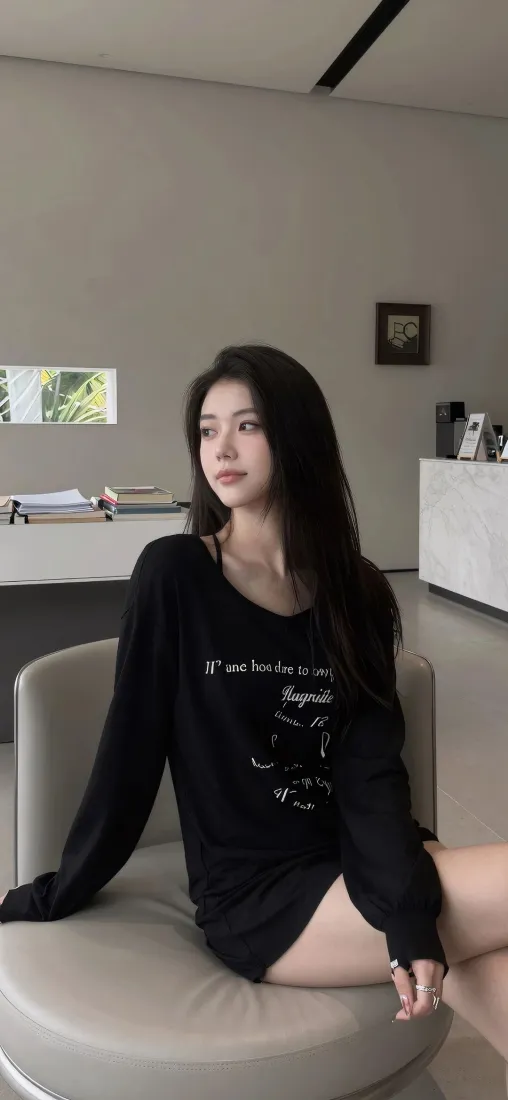 长发美女手机壁纸｜室内休闲背景图片 - 简约气质穿搭「哲风壁纸」