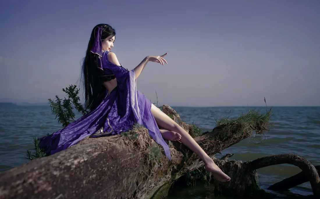 4k逆水寒九灵cos壁纸｜海边紫色背景图片 - 南桃Momoko「哲风壁纸」