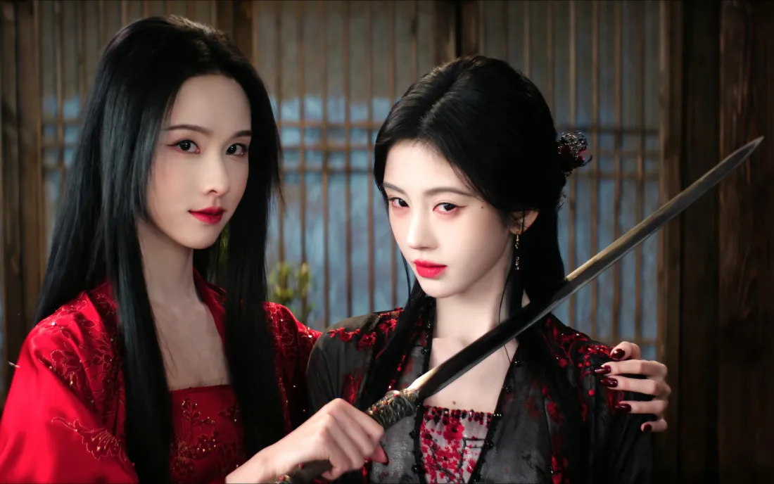 3k鞠婧祎陈都灵壁纸｜古风室内背景图片 - 红衣持剑双人写真「哲风壁纸」