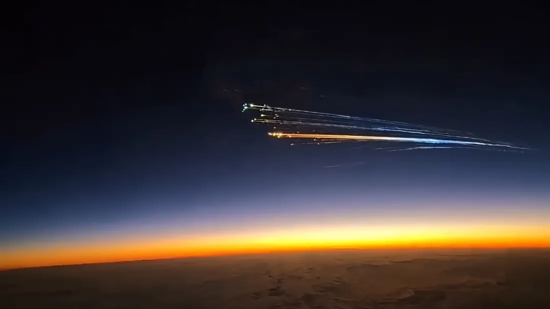 4k星舰壁纸｜高空坠落背景图片 - 马斯克航天试验场景「哲风壁纸」