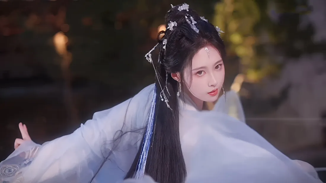 4k国风古装美女壁纸｜古风汉服背景图片 - 氛围感古典人像「哲风壁纸」