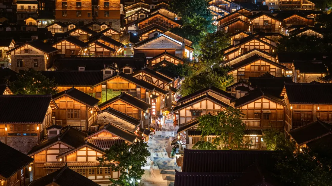 3k西江千户苗寨壁纸｜古村夜景背景图片 - 暖黄灯火氛围感「哲风壁纸」