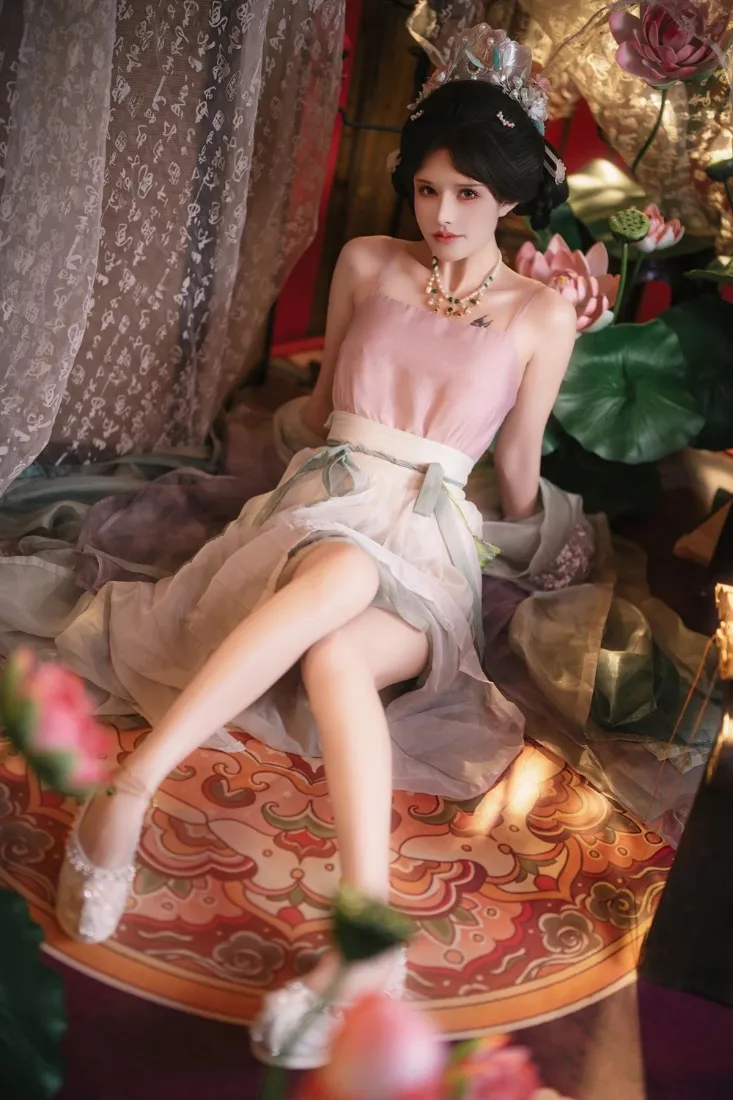 古风美女手机壁纸｜荷花纱幔背景图片 - 新中式国风写真「哲风壁纸」