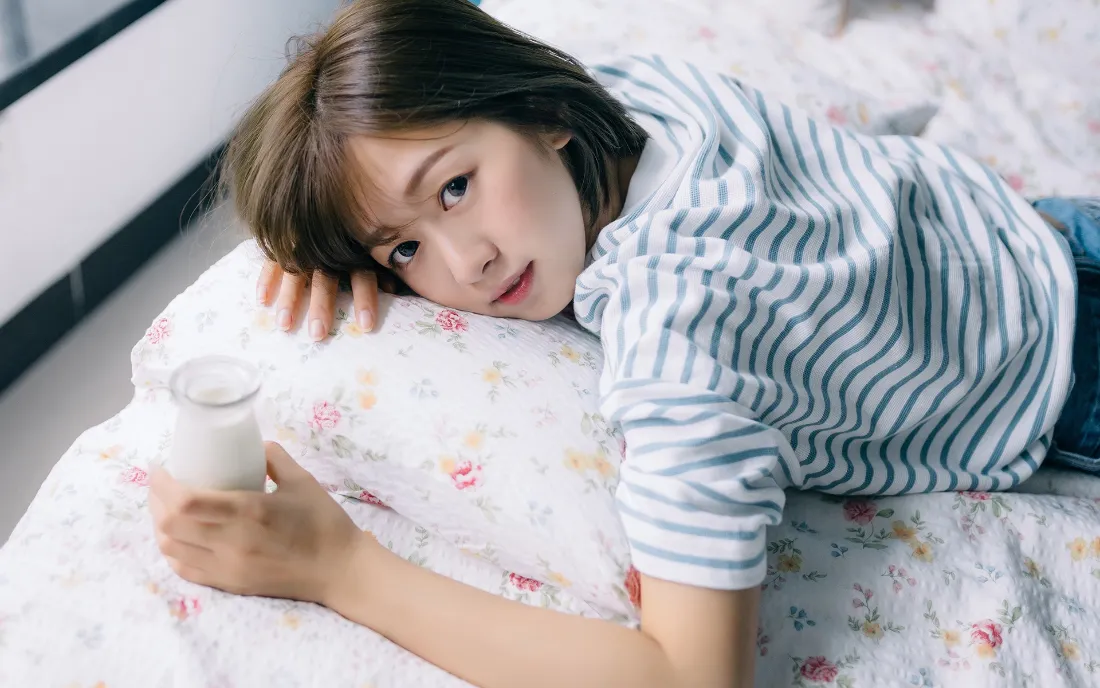 2k清甜少女壁纸｜居家卧室背景图片 - 性感休闲写真「哲风壁纸」