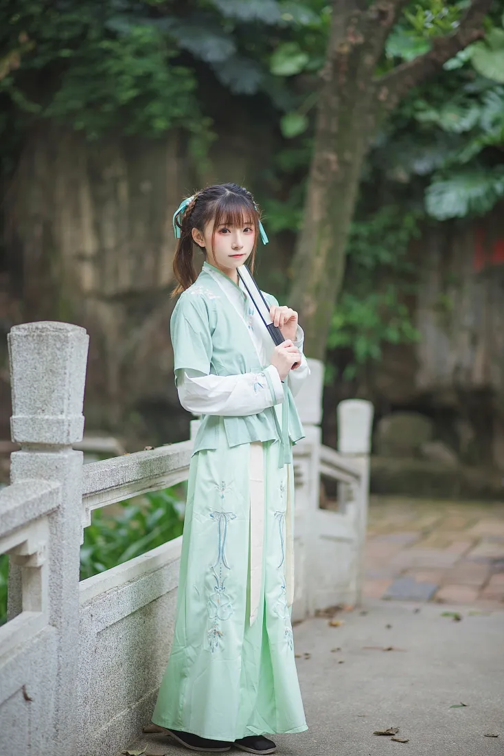 绮太郎Kitaro手机壁纸｜古风园林背景图片 - 清新汉服写真「哲风壁纸」