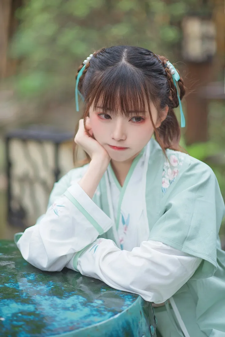 绮太郎Kitaro手机壁纸｜清新户外背景图片 - 汉服少女写真「哲风壁纸」