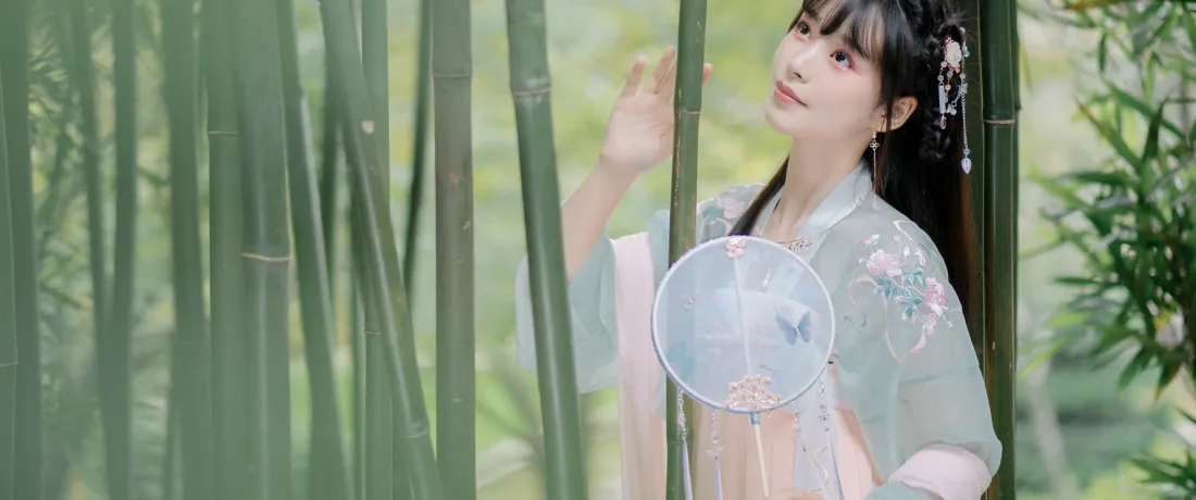3k古风汉服美女壁纸｜竹林背景图片 - 清新国风人像「哲风壁纸」