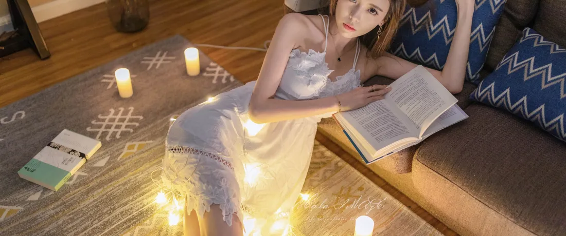 3k氛围感美女壁纸｜暖光居家背景图片 - 慵懒休闲写真「哲风壁纸」