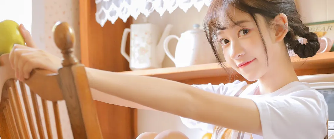 3k清纯少女壁纸｜居家暖调背景图片 - 清新甜美「哲风壁纸」