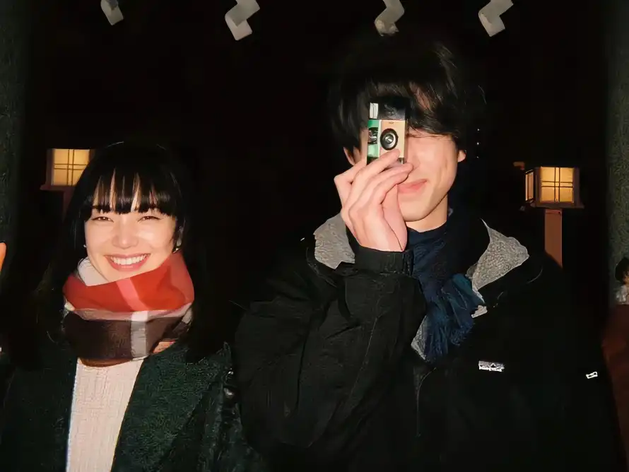 4k情侣壁纸-emo - 怀旧风-免费下载「哲风壁纸」