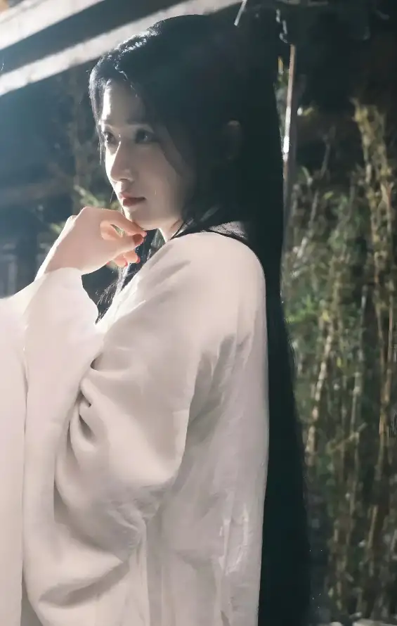 《上官浅》手机壁纸-云之羽壁纸卢昱晓「哲风壁纸」
