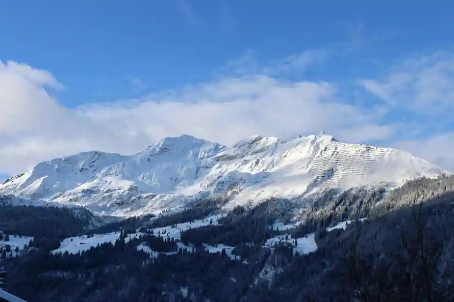 2k冬天壁纸-雪山与-壁纸分享「哲风壁纸」