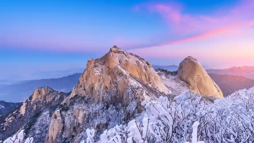 4k自然壁纸-雪山峰与风景-日照金山热门的壁纸「哲风壁纸」