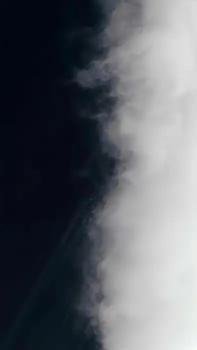 雾绕远山的头像