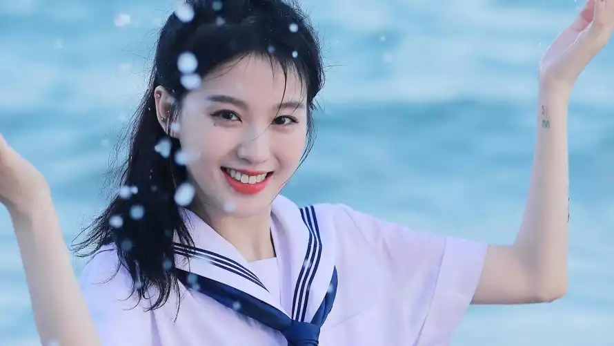 2k美女壁纸-夏日风情 - 魅力-水花少女壁纸分享「哲风壁纸」