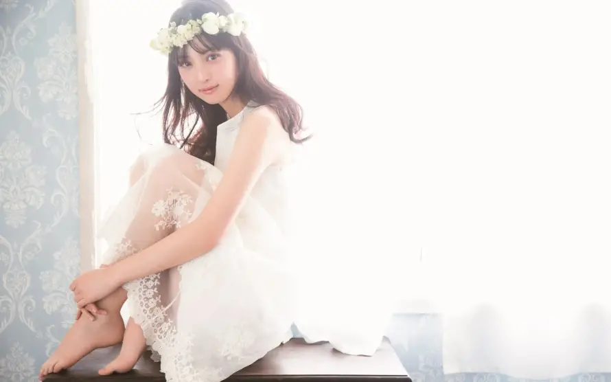 2k清纯壁纸-室内写真壁纸和美女-少女花环壁纸分享「哲风壁纸」