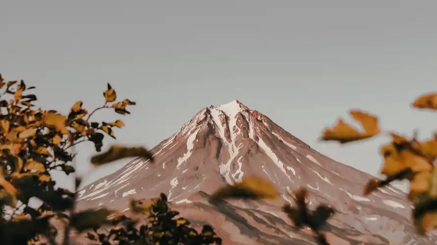 3k自然壁纸-秋季摄影 - 风景-秋日山峰壁纸推荐「哲风壁纸」