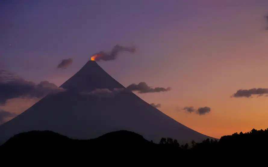 5k日暮壁纸-日暮火山 - 火山-日暮烟雾免费下载「哲风壁纸」